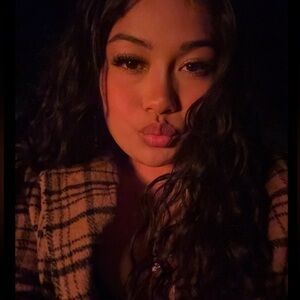 Meet your Posher, Estefania